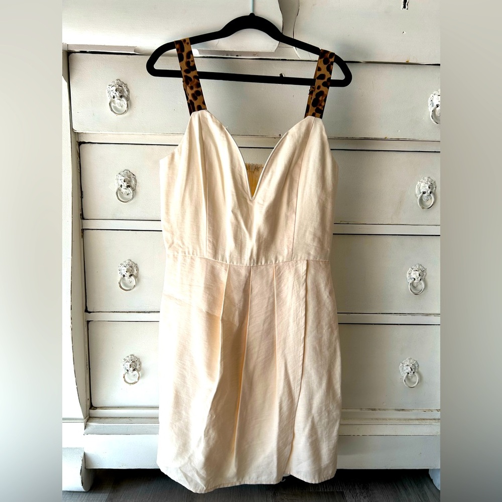 Excellent condition cream cocktail dress size Small